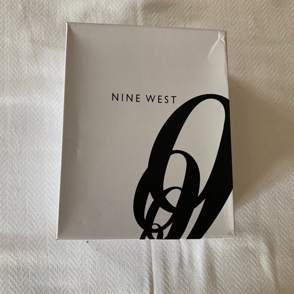 *Sold* Nine West High Heels, Black - Picture 4 of 10